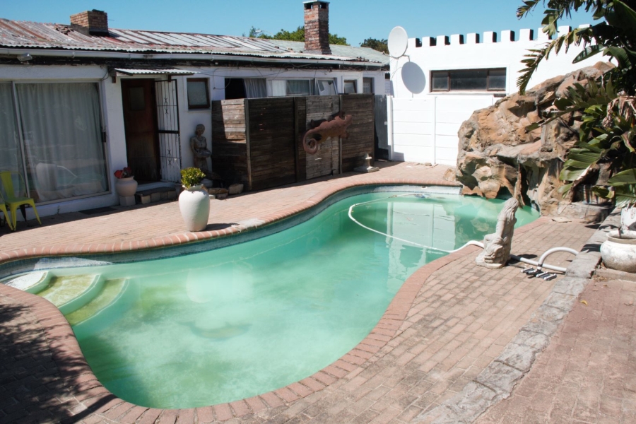 7 Bedroom Property for Sale in Protea Heights Western Cape